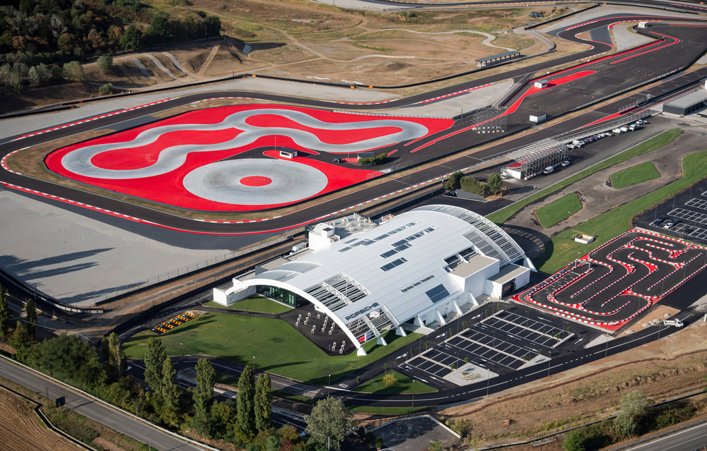 Weltweit achtes Porsche Experience Center öffnet in Italien