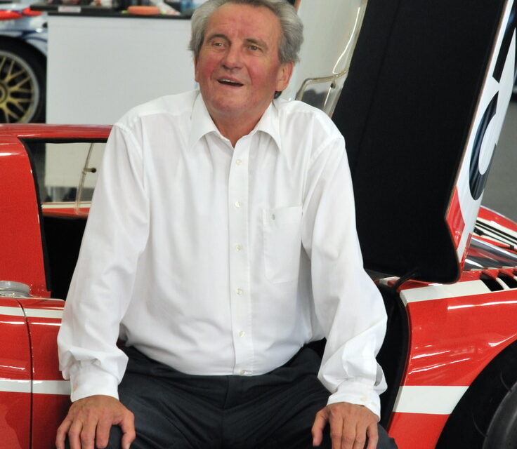 Porsche gratuliert Professor Helmut Flegl zum 80. Geburtstag